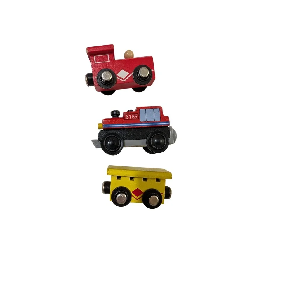Vintage Wooden Magnetic Train Cars Set of 3 Red Yellow Engine 6185 Toy